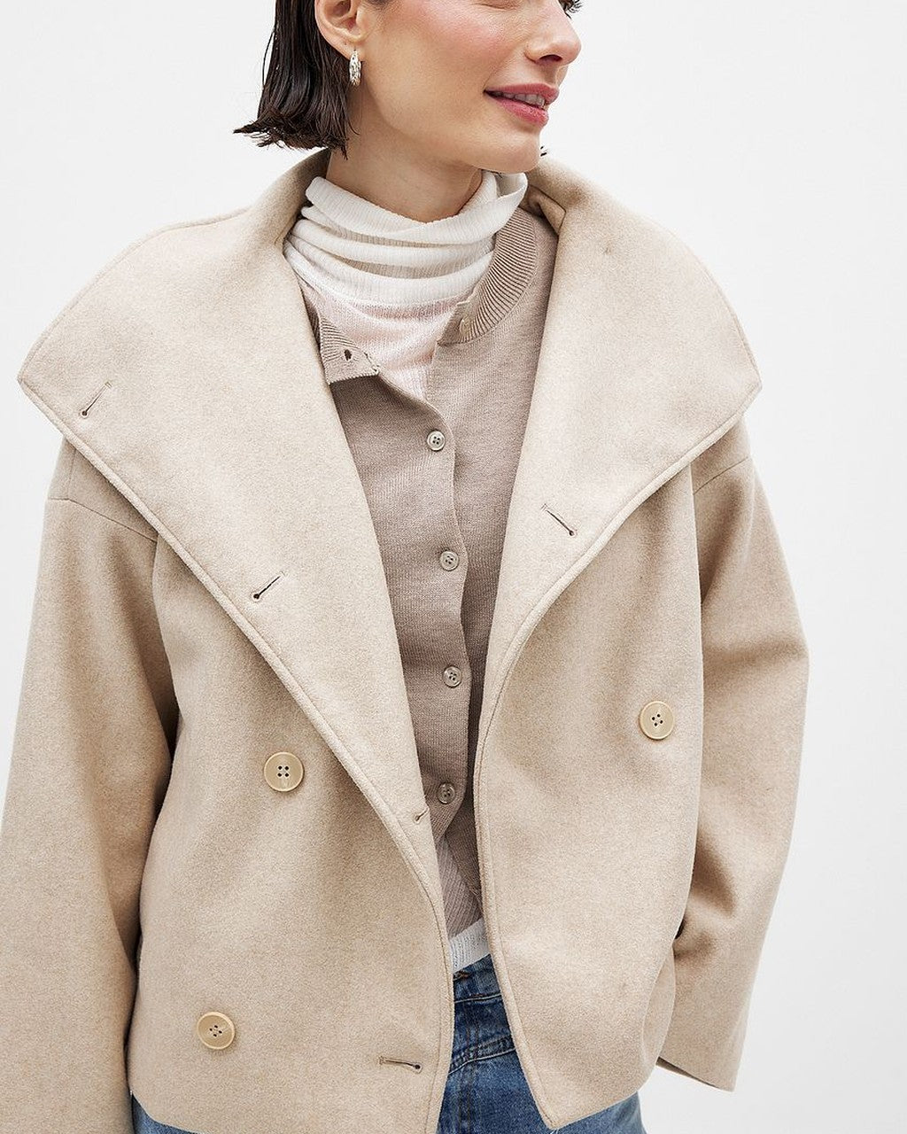 Cappotto Strutturato con Collo Ampio