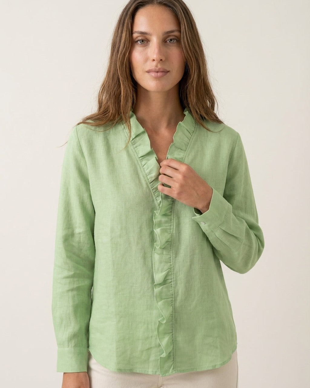 Blusa Elegante con Volant
