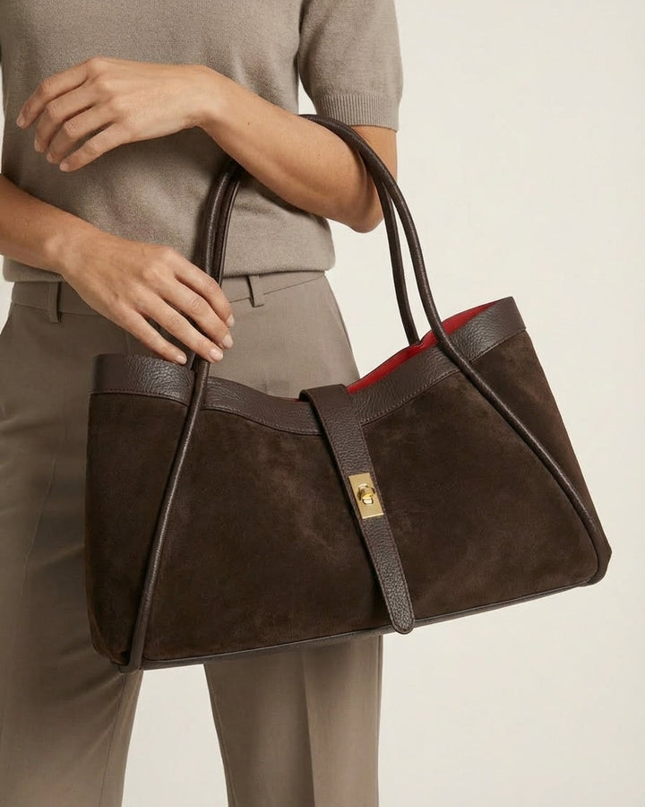 Borsa Capiente con Chiusura Dorata