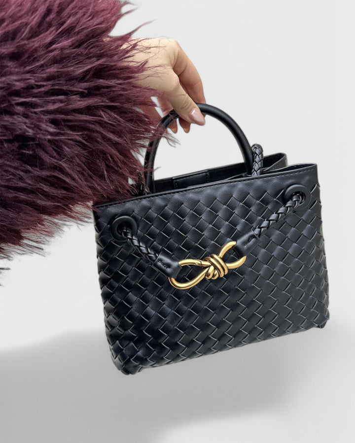 Borsa Intrecciata con Dettaglio Dorato