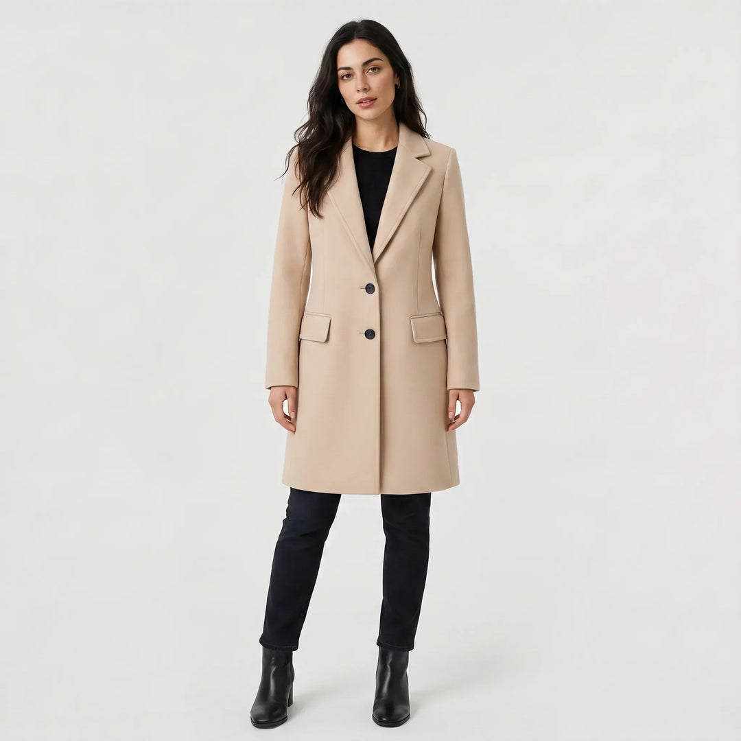 Cappotto Dritto dal Taglio Pulito