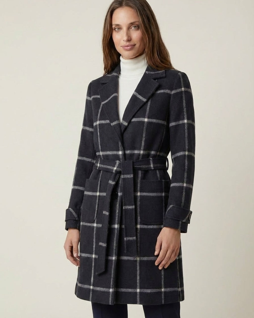 Cappotto a Quadri dal Taglio Classico