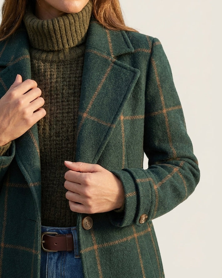 Cappotto a Quadri dal Taglio Classico