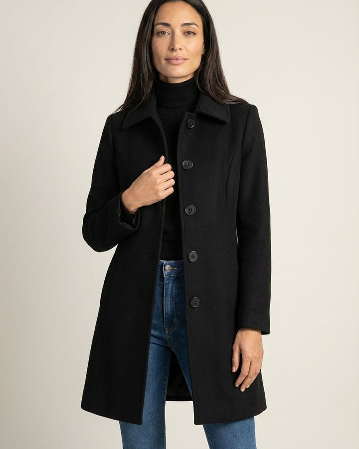 Cappotto Femminile dal Taglio Svasato