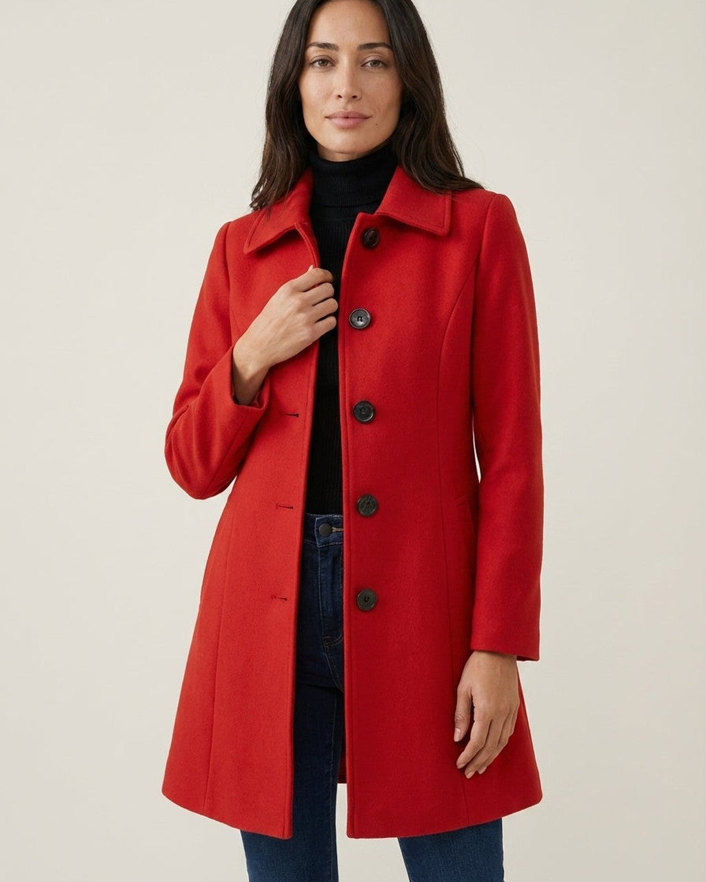 Cappotto Femminile dal Taglio Svasato