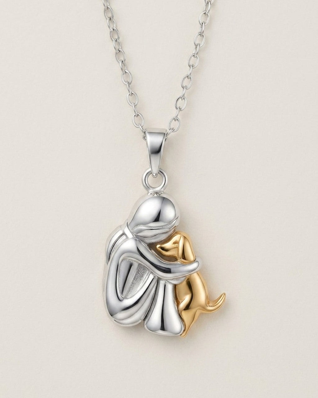 Collana con Ciondolo Abbraccio