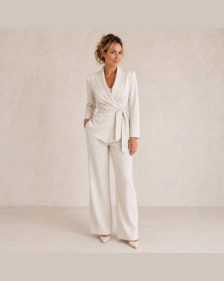Completo Elegante con Giacca Annodata