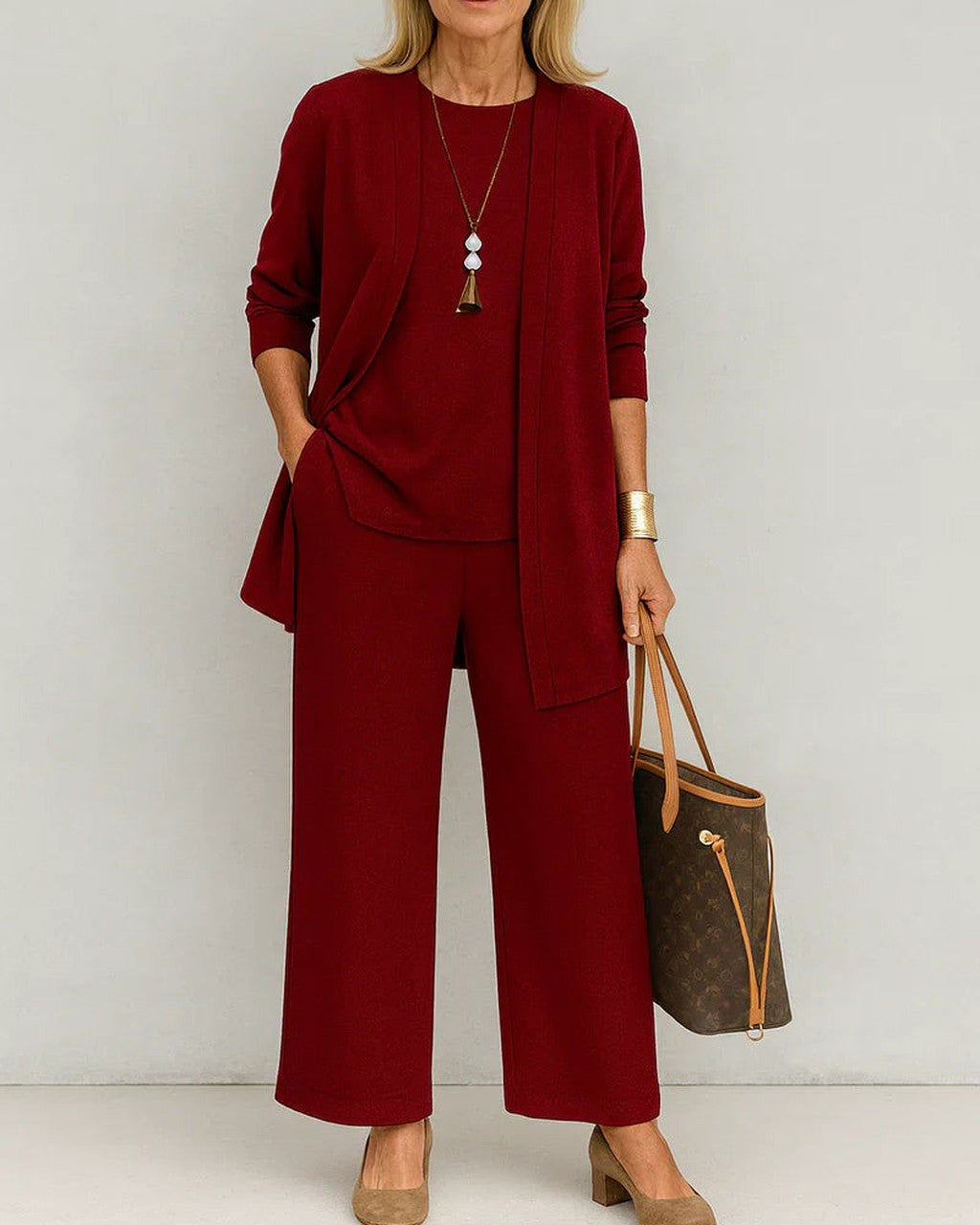 Completo Tre Pezzi con Cardigan Aperto
