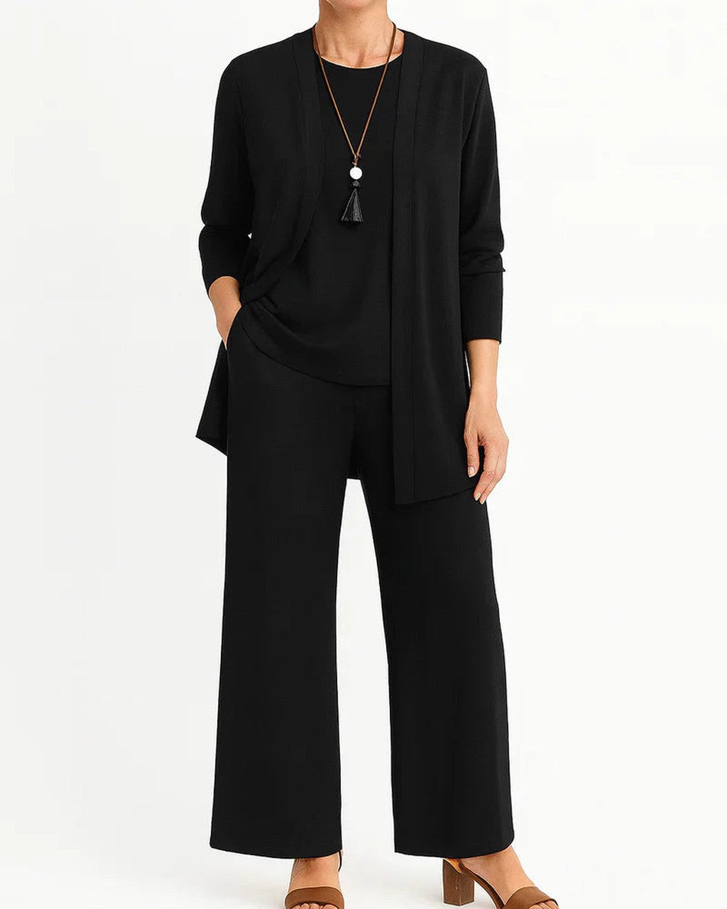 Completo Tre Pezzi con Cardigan Aperto