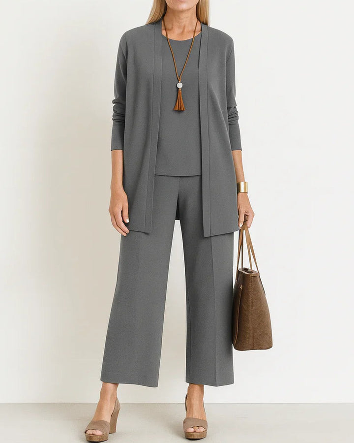 Completo Tre Pezzi con Cardigan Aperto
