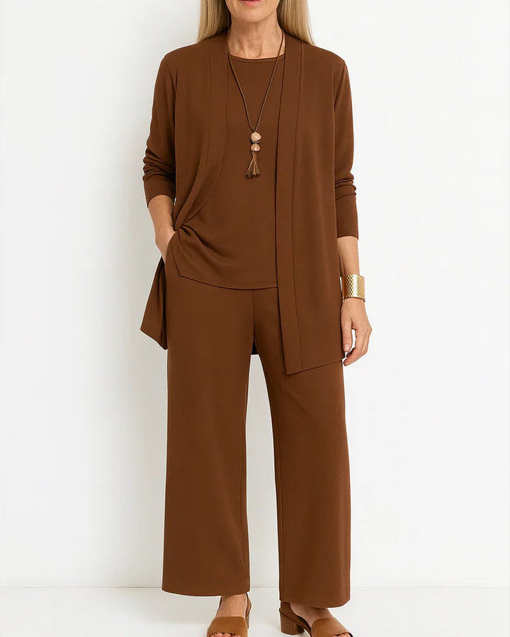 Completo Tre Pezzi con Cardigan Aperto