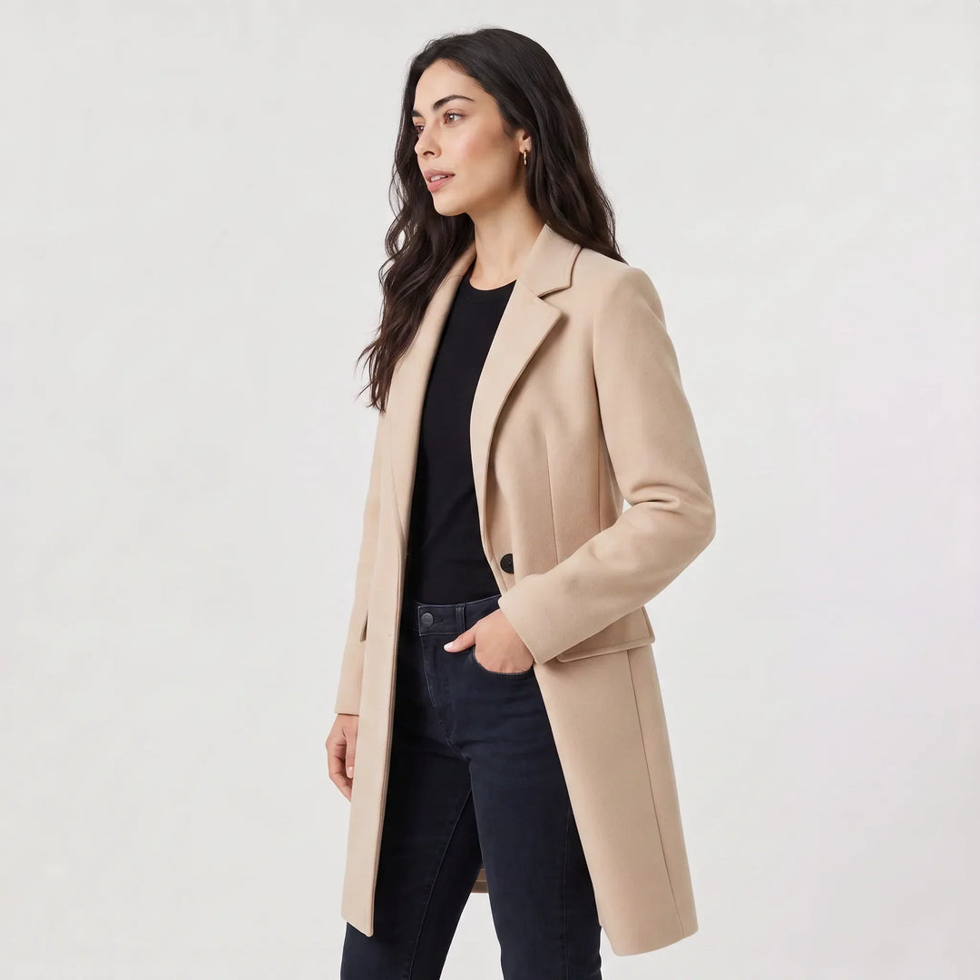 Cappotto Dritto dal Taglio Pulito