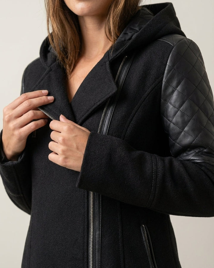 Giacca Avvitata con Zip Asimmetrica