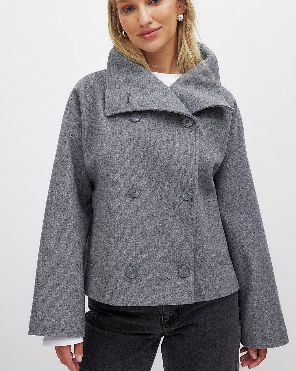 Cappotto Strutturato con Collo Ampio