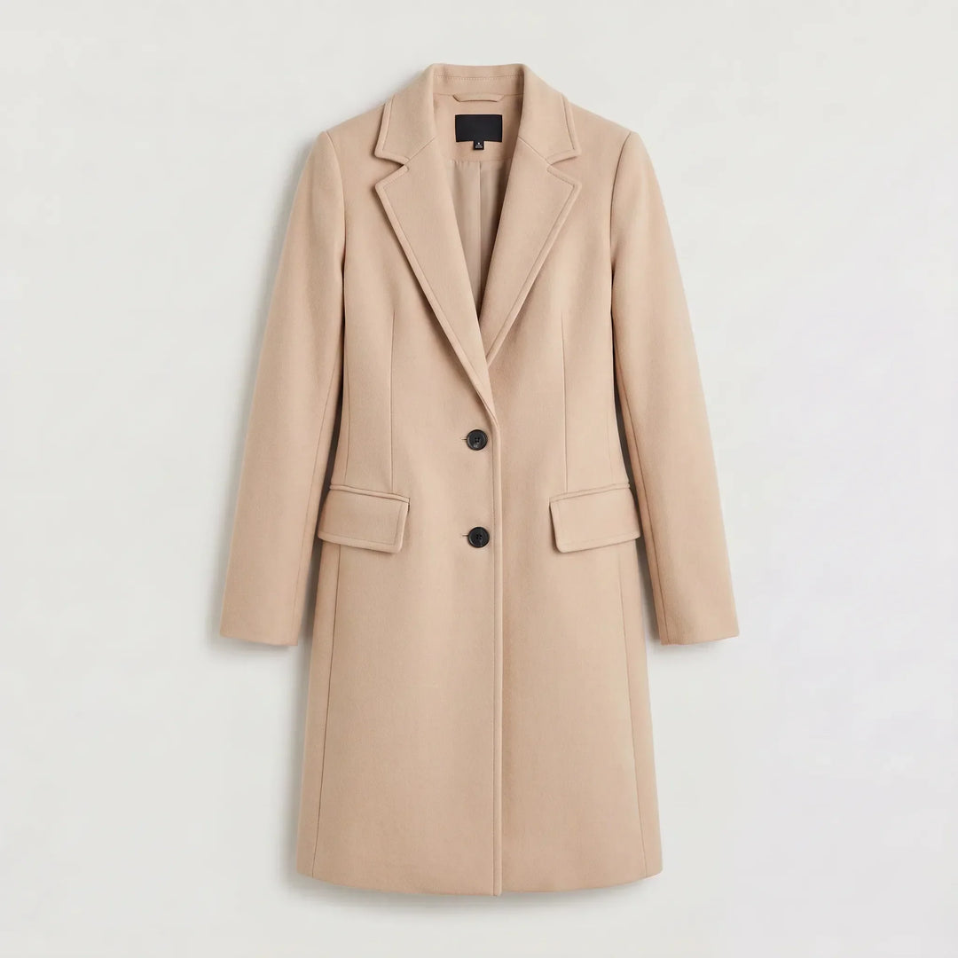 Cappotto Dritto dal Taglio Pulito