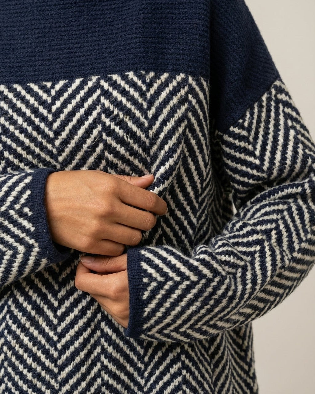 Maglione Bicolore a Spina di Pesce