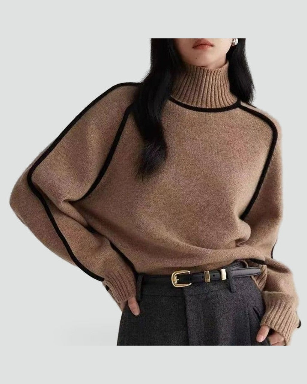 Maglione con Profili Grafici