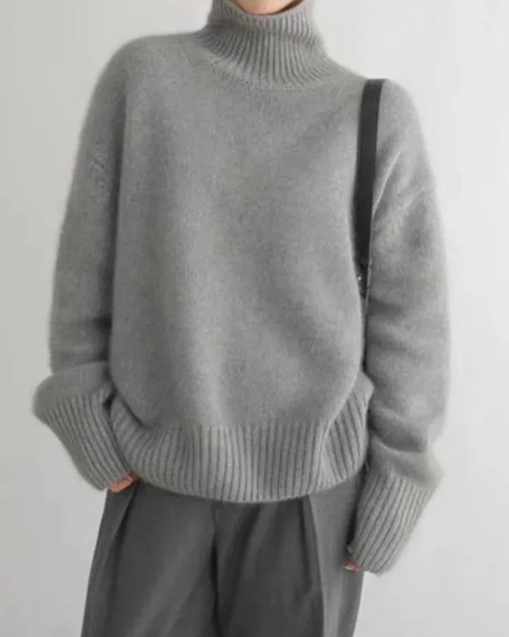 Maglione Morbido a Collo Alto