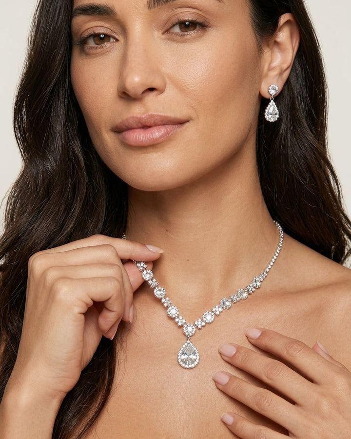 Parure Scintillante con Goccia