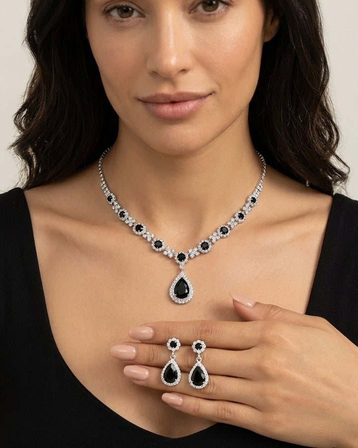 Parure Scintillante con Goccia