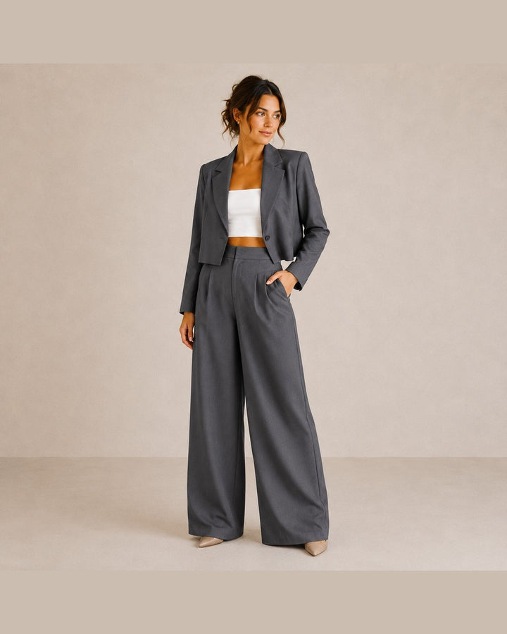 Completo con Blazer Corto e Pantalone