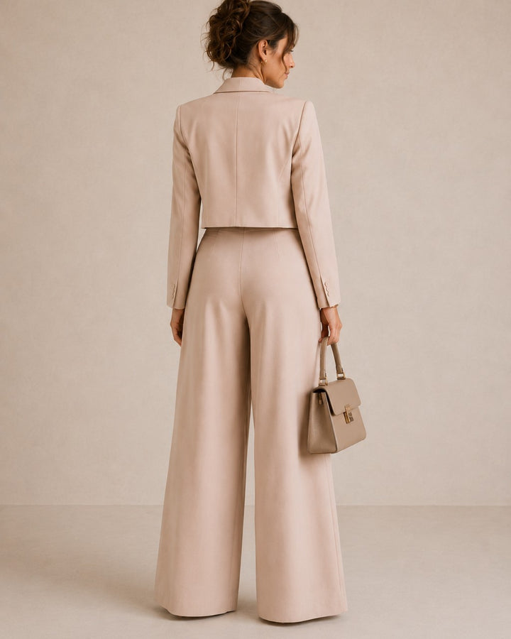 Completo con Blazer Corto e Pantalone