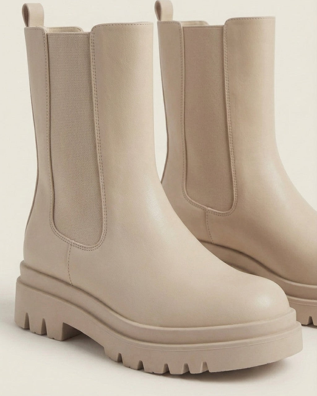 Tronchetti Beige con Suola Carrarmato